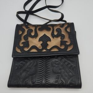 Leaders Women's Hand-Tooled Leather Passport Handbag Black/Gold NWOT